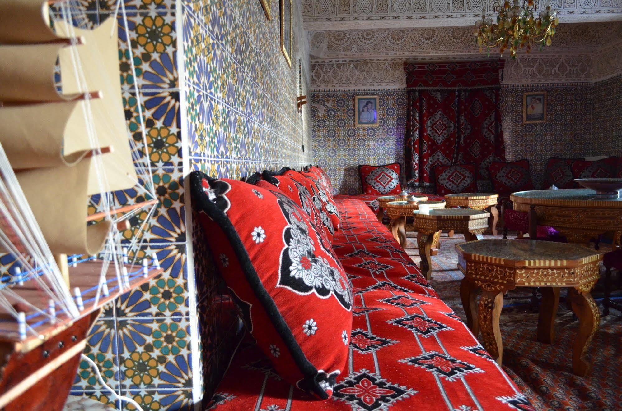 Hotel Sahara Есувейра Екстериор снимка